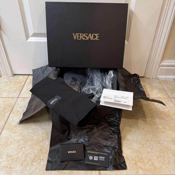 Versace Shoes Men\'s Size 39.5 Womens 9 Greca Calf Leather Odyssey Sneakers NWB main image 5